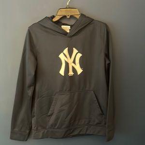 Youth large Yankees hoodie